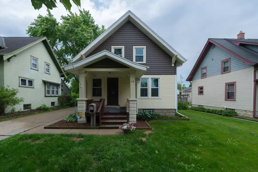 213 Harrison Ave, Waukesha, WI 53186