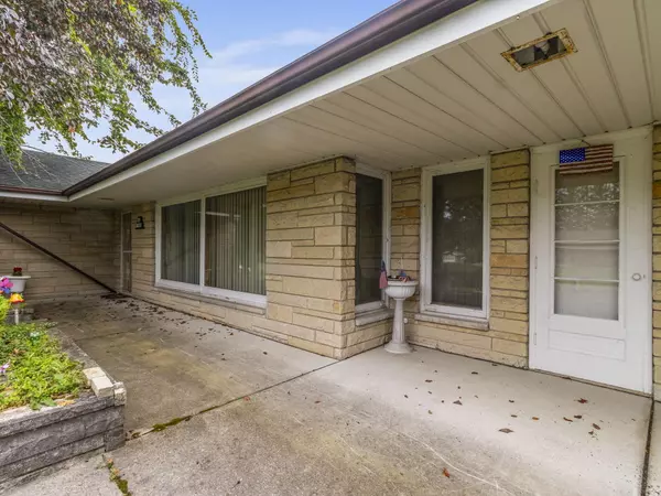 Menomonee Falls, WI 53051,N69W15889 Eileen Ave