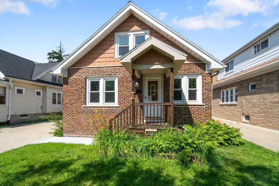 2561 S 68th St, Milwaukee, WI 53219