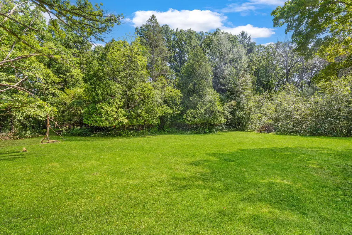 River Hills, WI 53217,8330 N Green Bay Rd