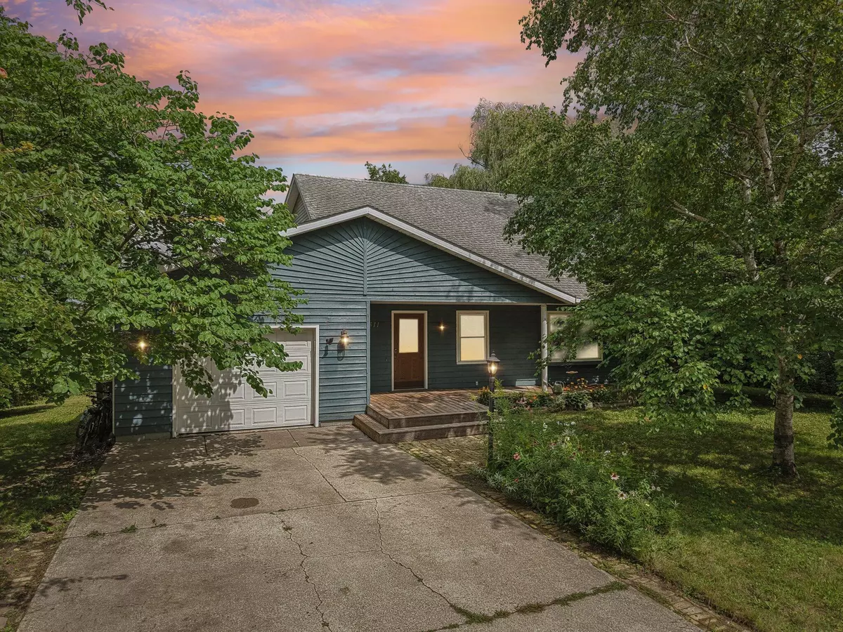 Lake Mills, WI 53551,311 Prairie Ave