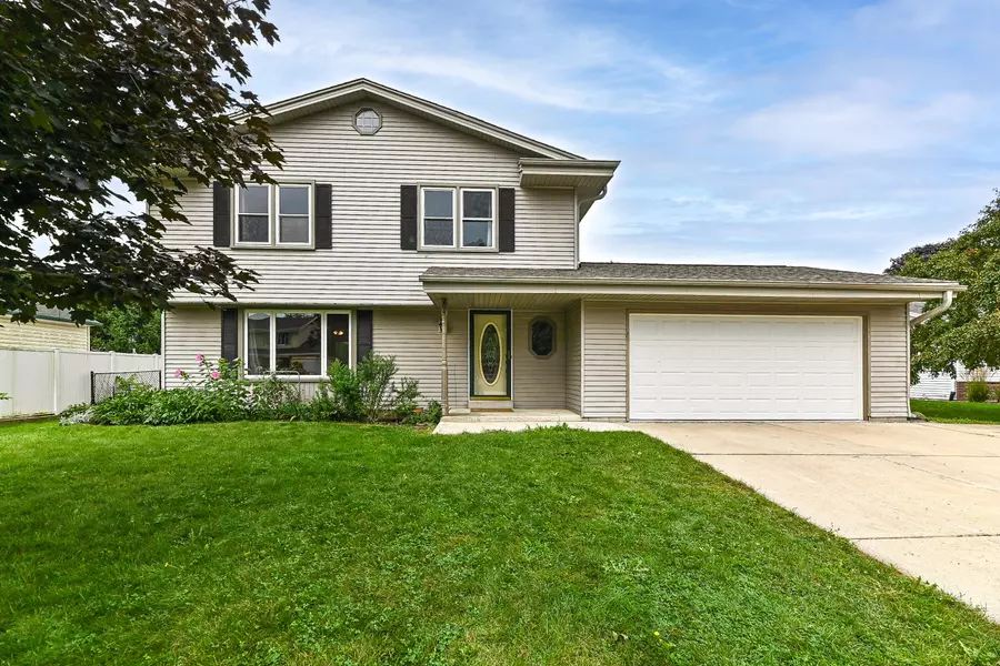 204 N 7th St, Waterford, WI 53185