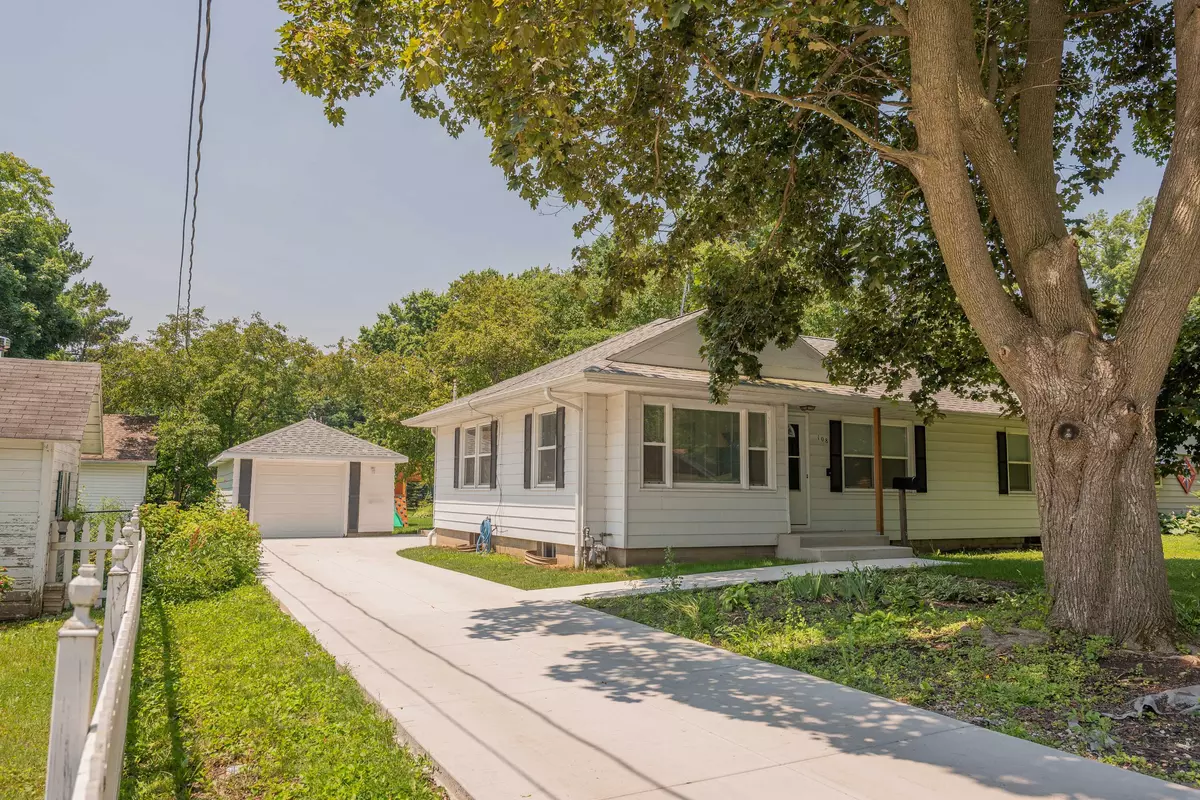 Elkhorn, WI 53121,108 N Eames St