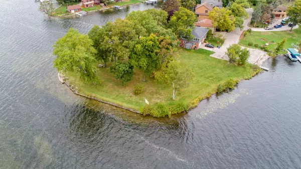 2705 Ridley Rd, Delafield, WI 53029