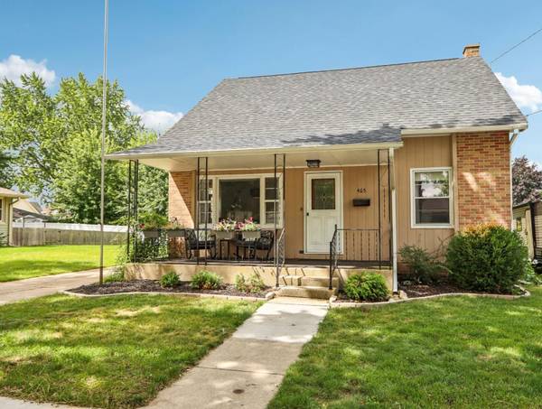 465 Hawthorn St, Burlington, WI 53105