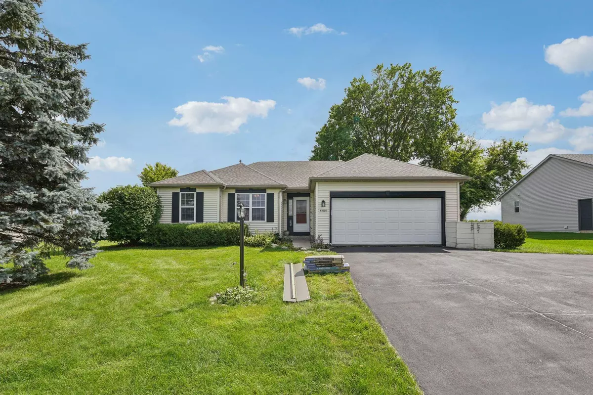 Ixonia, WI 53036,W1025 Snowyowl Ln