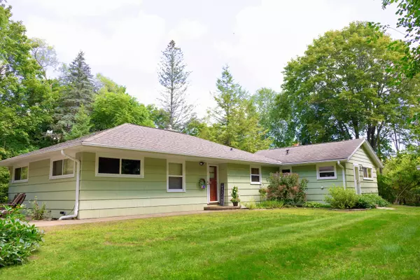 11966 N Springdale Ct, Mequon, WI 53092