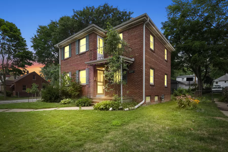 2777 S 47th St, Milwaukee, WI 53219