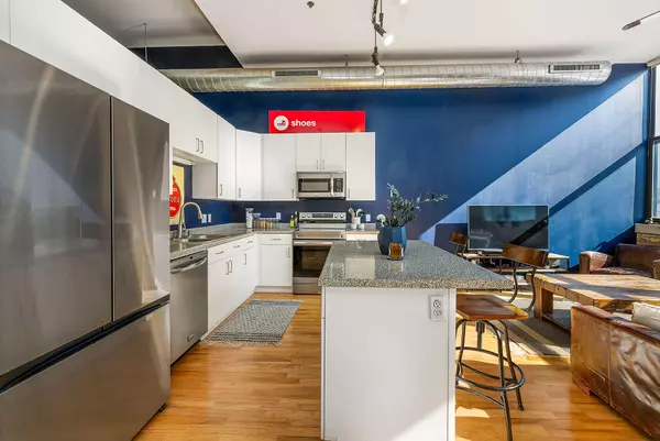 1924 N Hubbard St Unit 214, Milwaukee, WI 53212