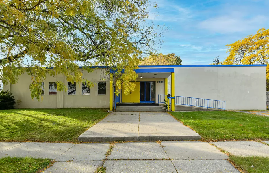 3921 Olive St, Racine, WI 53405