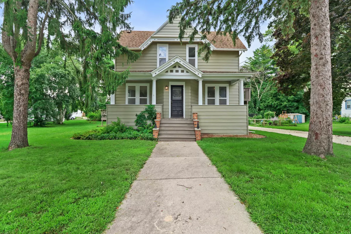 Lake Mills, WI 53551,408 E Washington St