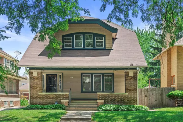 Milwaukee, WI 53210,2430 N Grant Blvd