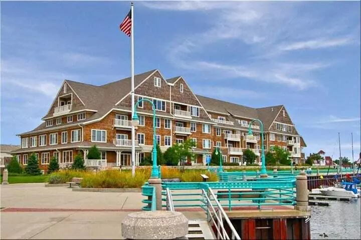 Racine, WI 53403,4 Gaslight Dr Unit 107