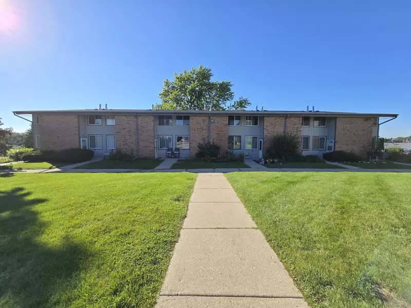 1432 Big Bend Rd Unit E, Waukesha, WI 53189