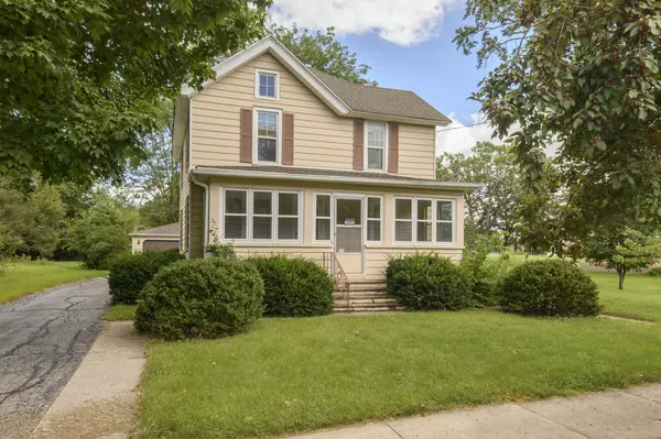 1962 Beulah Ave,  East Troy,  WI 53120