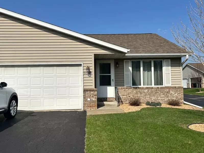 1010 Whispering Winds Pl, Onalaska, WI 54650