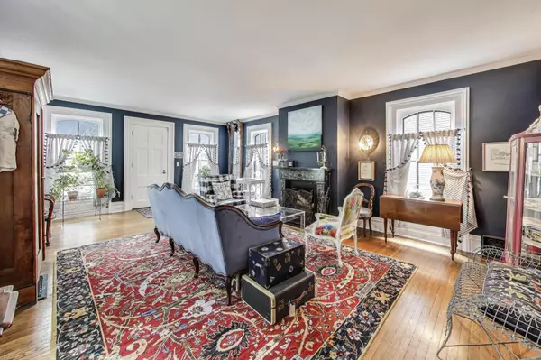 Racine, WI 53403,1228 Main St