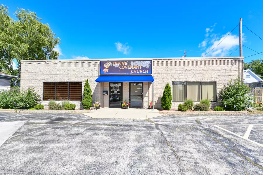 9220 W Howard Ave, Milwaukee, WI 53228