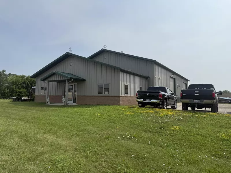 3207 11th Ave, South Milwaukee, WI 53172