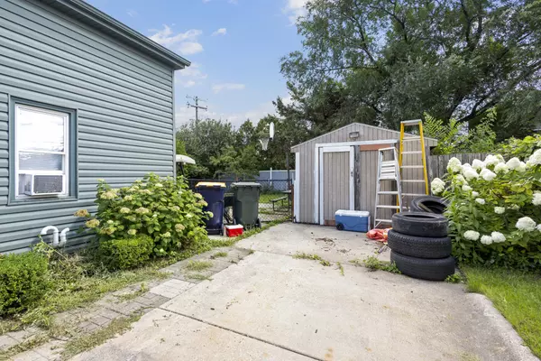 West Allis, WI 53214,824 S 109th St