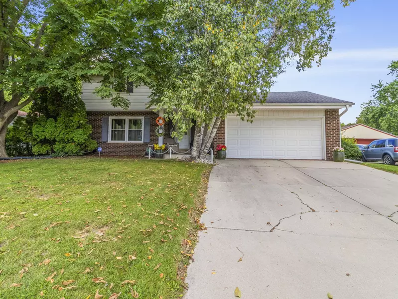 10442 W Goodrich Ave, Milwaukee, WI 53224