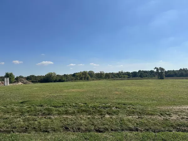 585 Beere Ln, Rochester, WI 53105