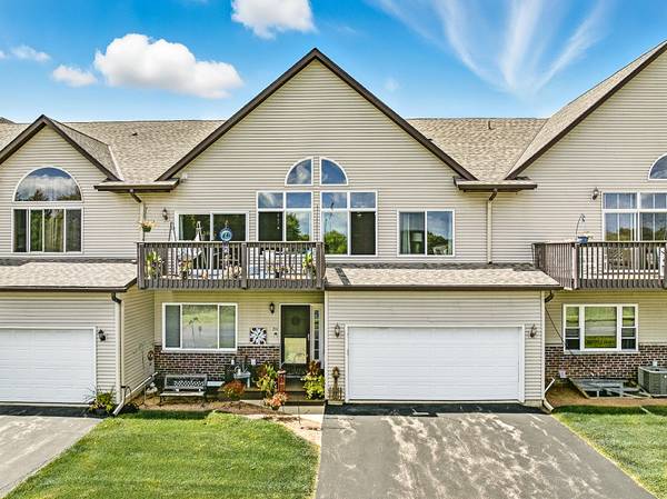 711 Cherokee Path Unit 6, Lake Mills, WI 53551