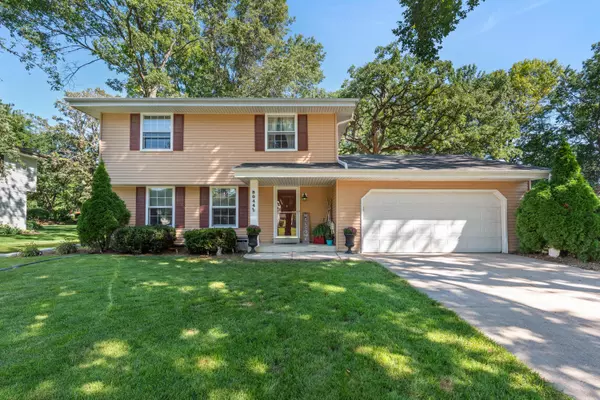 Franklin, WI 53132,8044 W Beacon Hill Dr