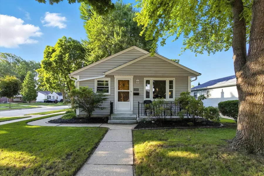 6701 W Ohio Ave, Milwaukee, WI 53219