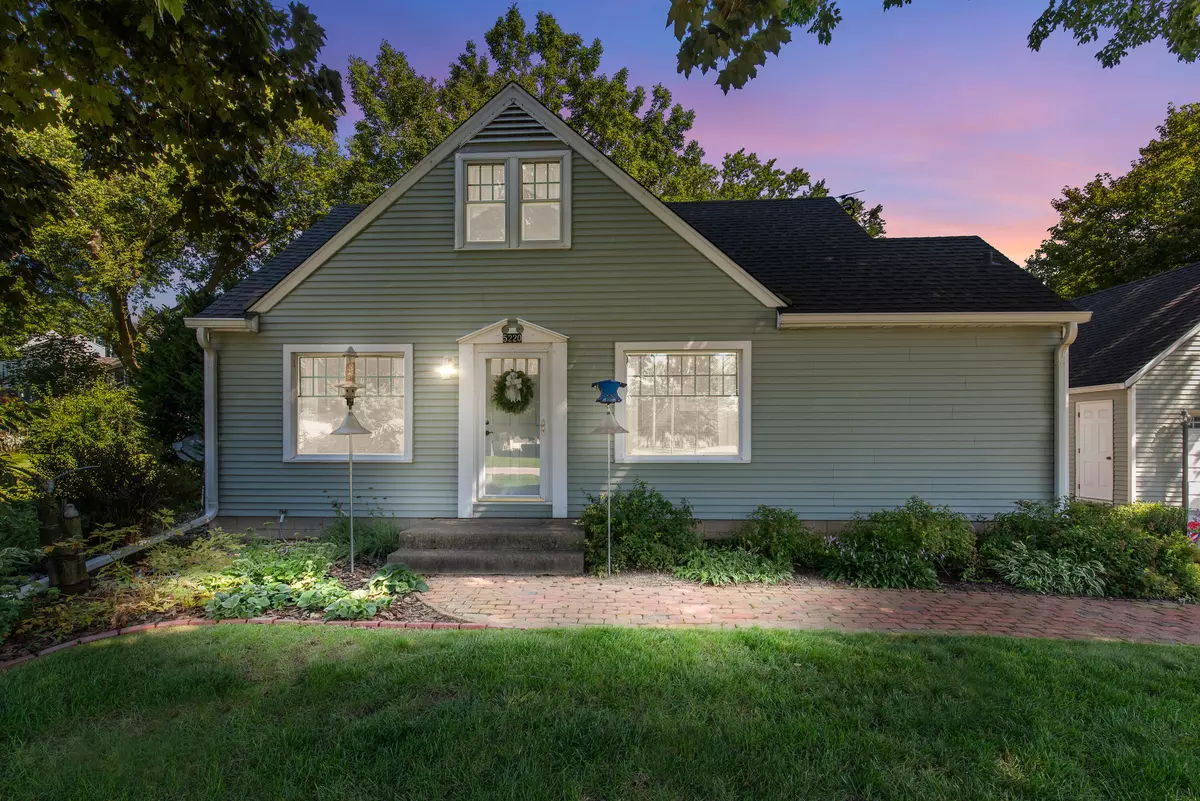 New Berlin, WI 53146,5220 S Oak Ridge Dr