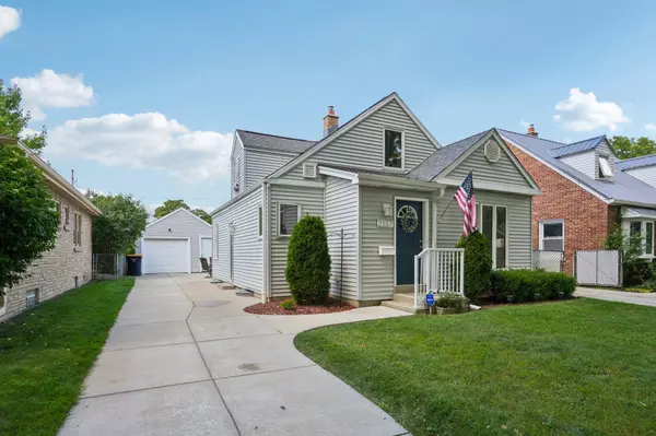 2157 S 96th St, West Allis, WI 53227