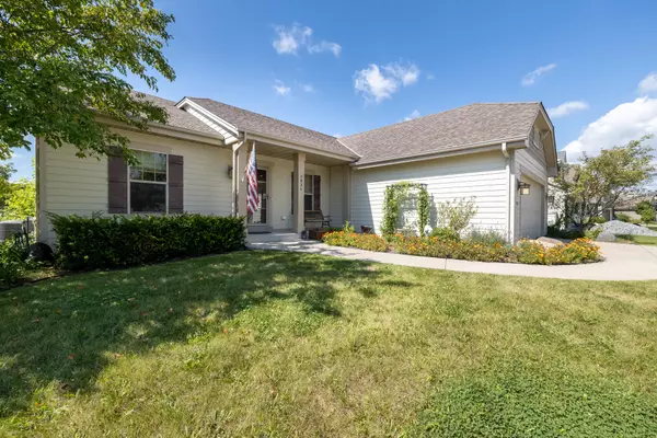 3836 Creekside Dr, Waukesha, WI 53189