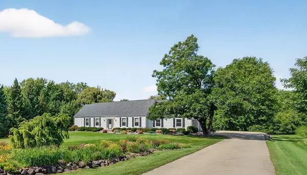 W6368 Briar Ln, Koshkonong, WI 53538