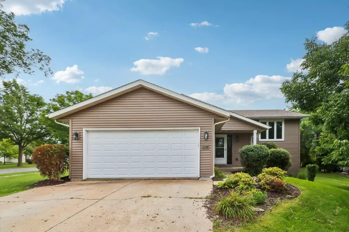 Lake Mills, WI 53551,1316 Buttercup Way