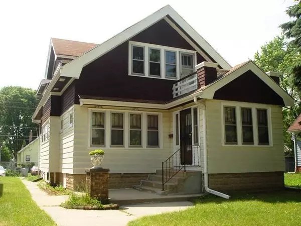 4537 N 27th St, Milwaukee, WI 53209