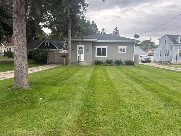 1901 Wall St, Waukesha, WI 53188