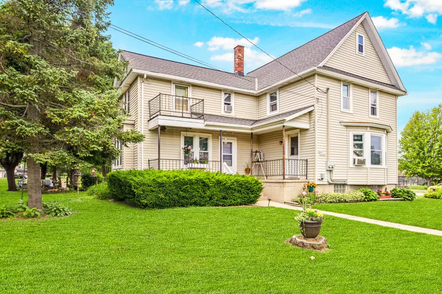 W204N16835 Jackson Dr, Jackson, WI 53037