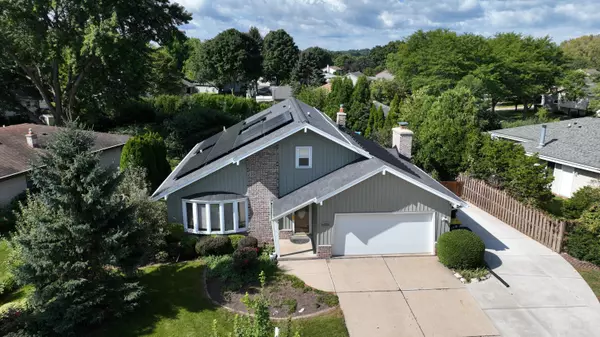 1706 Haymarket Rd, Waukesha, WI 53189