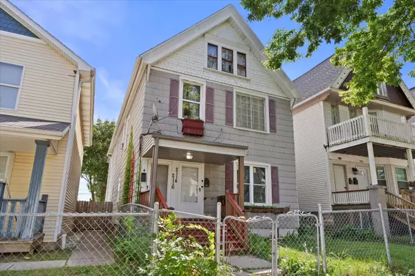 2114 N 28th St Unit 2116, Milwaukee, WI 53208