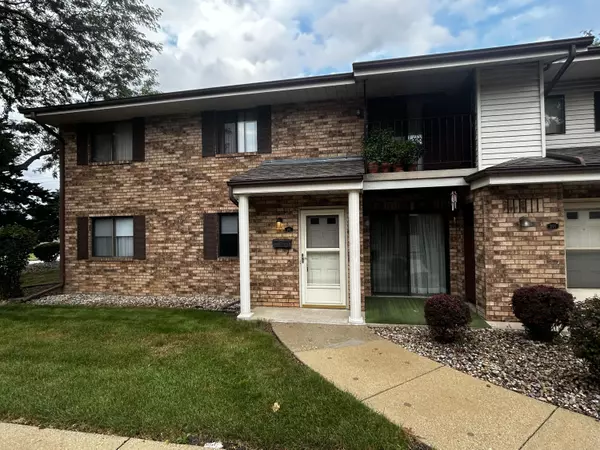 6820 Mariner Dr Unit 101, Mount Pleasant, WI 53406