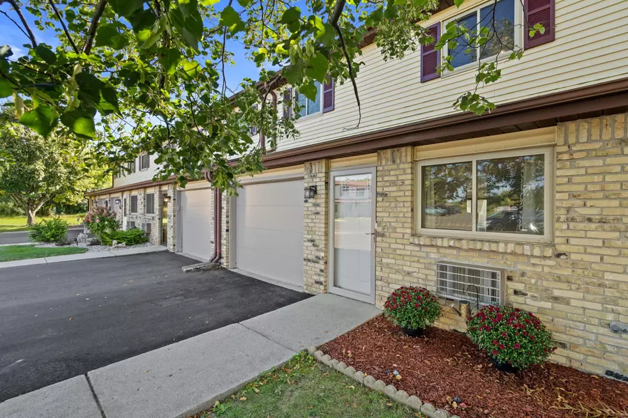 1145 Vogt Dr Unit 9, West Bend, WI 53095