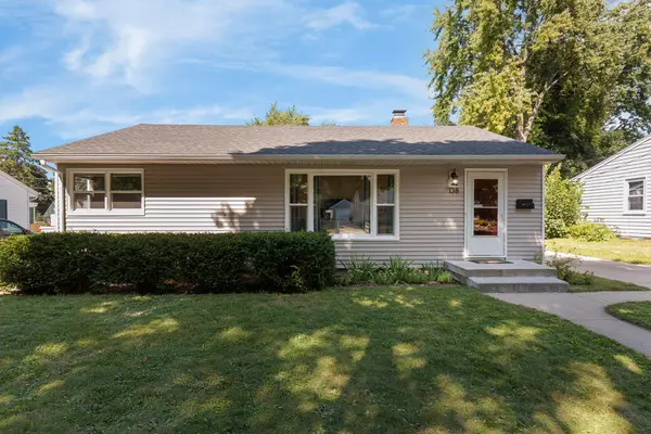 138 Hoover Ave, Waukesha, WI 53186