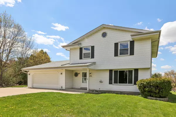 W156N10303 Pilgrim Rd, Germantown, WI 53022