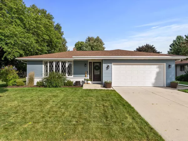 2333 E Shelly Ct, Sheboygan, WI 53083
