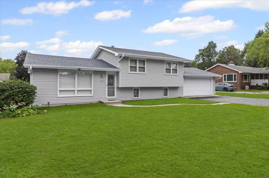 1915 Esch Rd, Twin Lakes, WI 53181