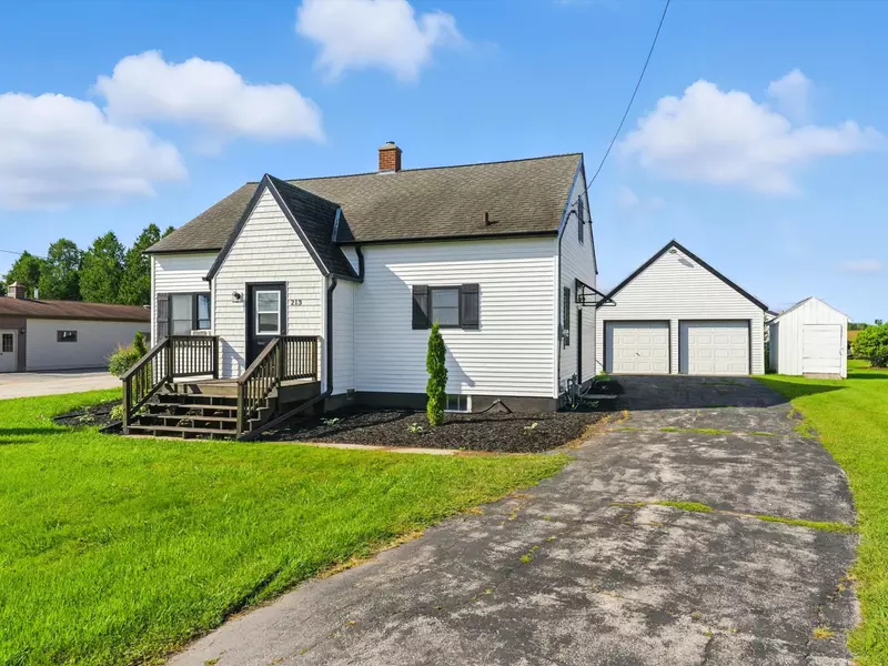 213 S Packer Dr, Francis Creek, WI 54220