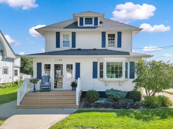 1438 Parkview Dr,  Kewaskum,  WI 53040