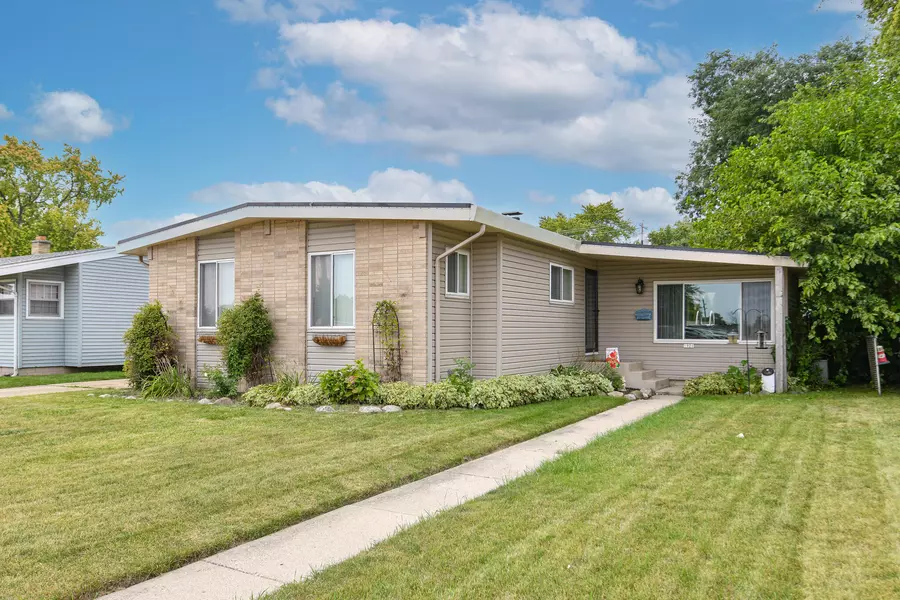 1926 21st Ave, Kenosha, WI 53140