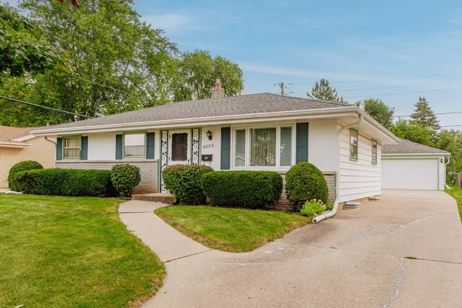 5624 S Indiana Ave, Cudahy, WI 53110
