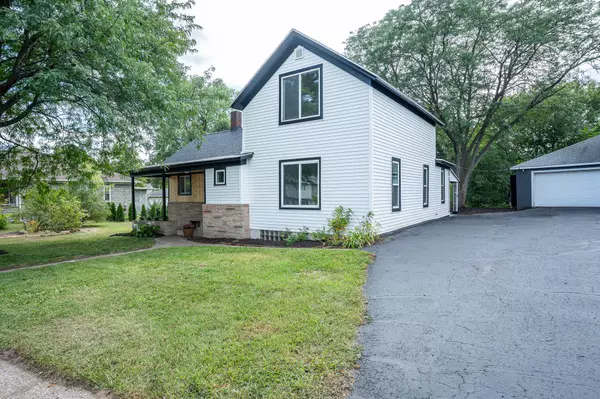 431 4th Ave N, Onalaska, WI 54650